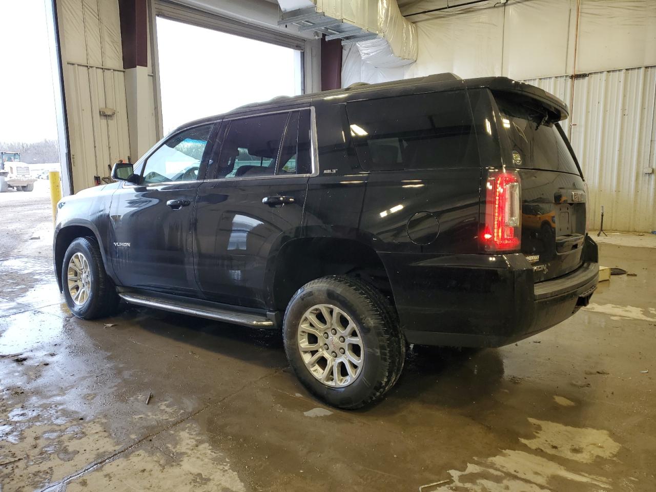 2015 GMC Yukon VIN 1GKS2BKC5FR539339 Copart auction photo, front end / side damage thumbnail 2