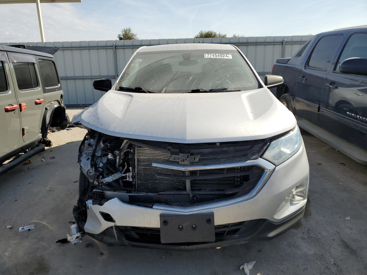 2018 Chevrolet Equinox VIN 2GNAXREV1J6105929 Copart auction photo, all over / mechanical damage thumbnail 5