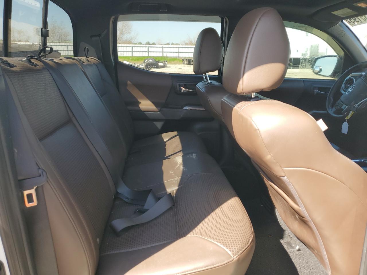 2016 Toyota Tacoma VIN 5TFEZ5CN0GX010030 Copart auction photo, front end / rear end damage thumbnail 10