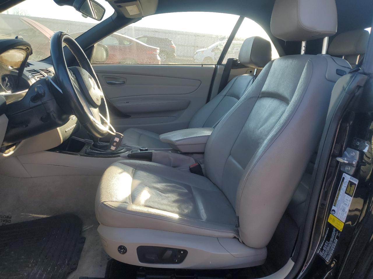 2012 BMW 1er VIN WBAUL7C52CVM83052 Copart auction photo, front end / minor dent/scratches damage thumbnail 7