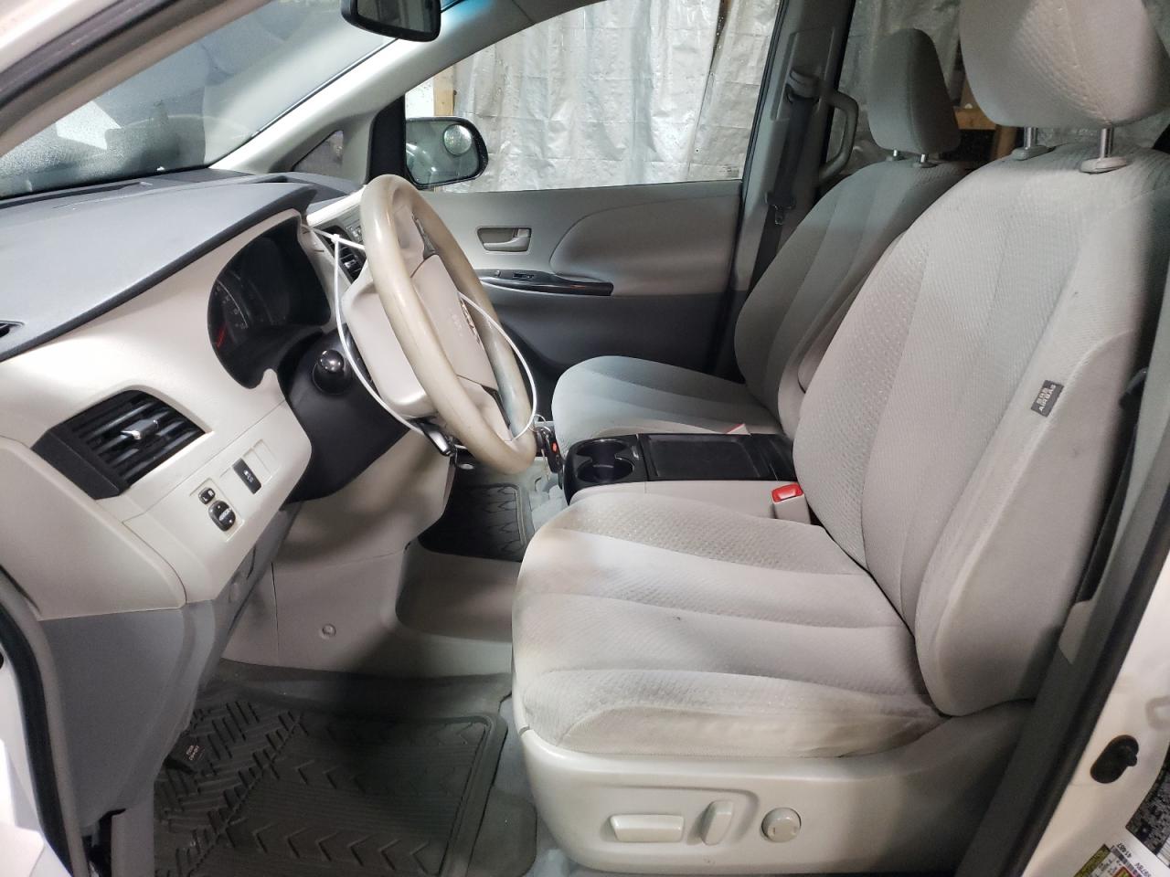 2011 Toyota Sienna VIN 5TDKK3DC6BS011397 Copart auction photo, front end damage thumbnail 7