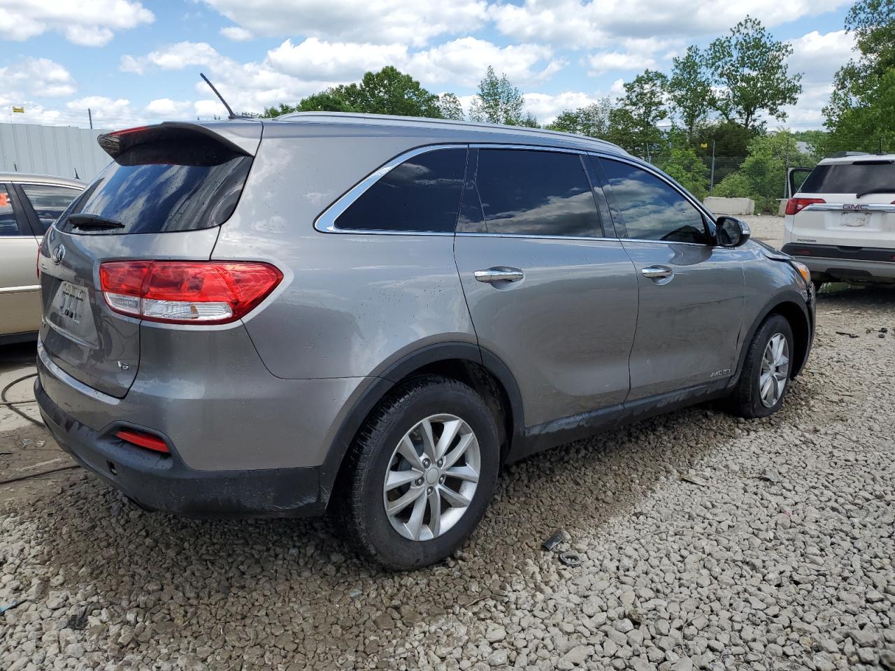 2016 KIA Sorento VIN 5XYPGDA53GG178579 Copart auction photo, front end / side damage thumbnail 3