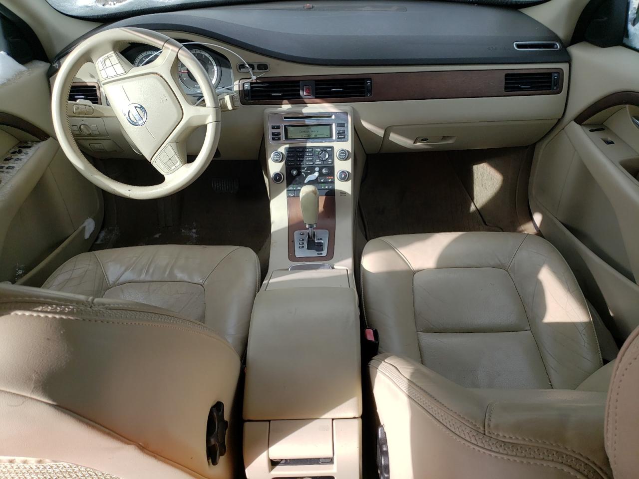 2010 Volvo XC70 VIN YV4960BZ7A1092461 Copart auction photo, front end / minor dent/scratches damage thumbnail 8