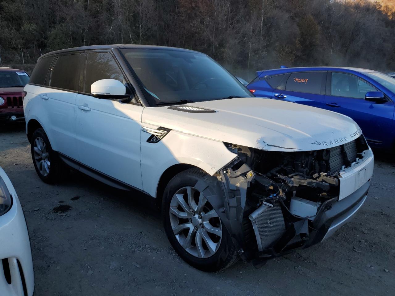 2016 Land Rover Range Rover VIN SALWR2VF6GA561700 Copart auction photo, front end / minor dent/scratches damage thumbnail 4