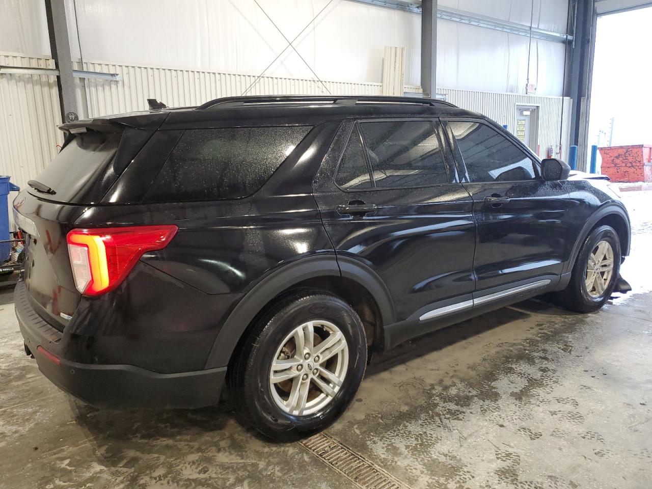 2020 Ford Explorer VIN 1FMSK8DH3LGC90226 Copart auction photo, front end / side damage thumbnail 3