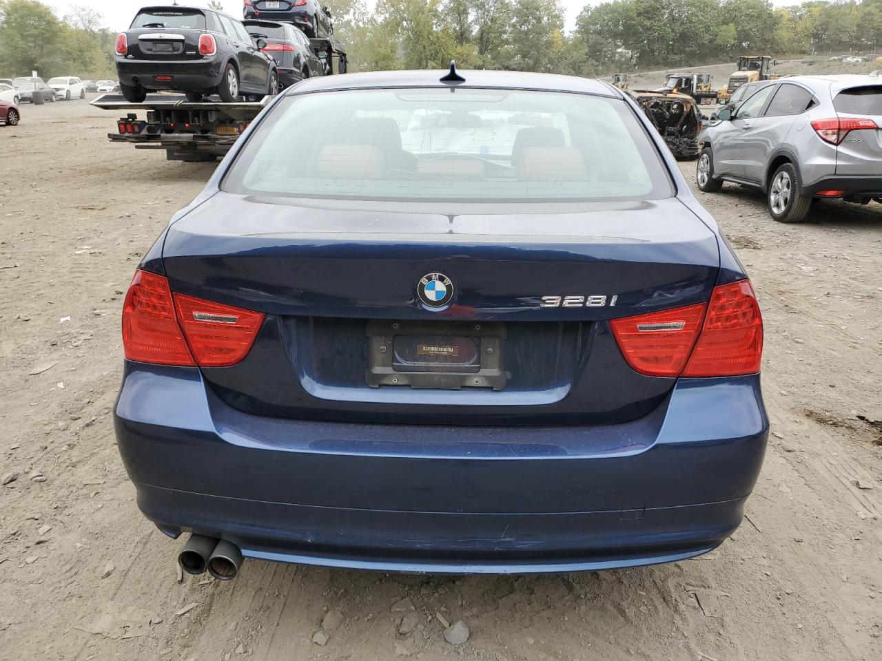 2011 BMW 3er VIN WBAPK5C51BF126135 Copart auction photo, front end / minor dent/scratches damage thumbnail 6