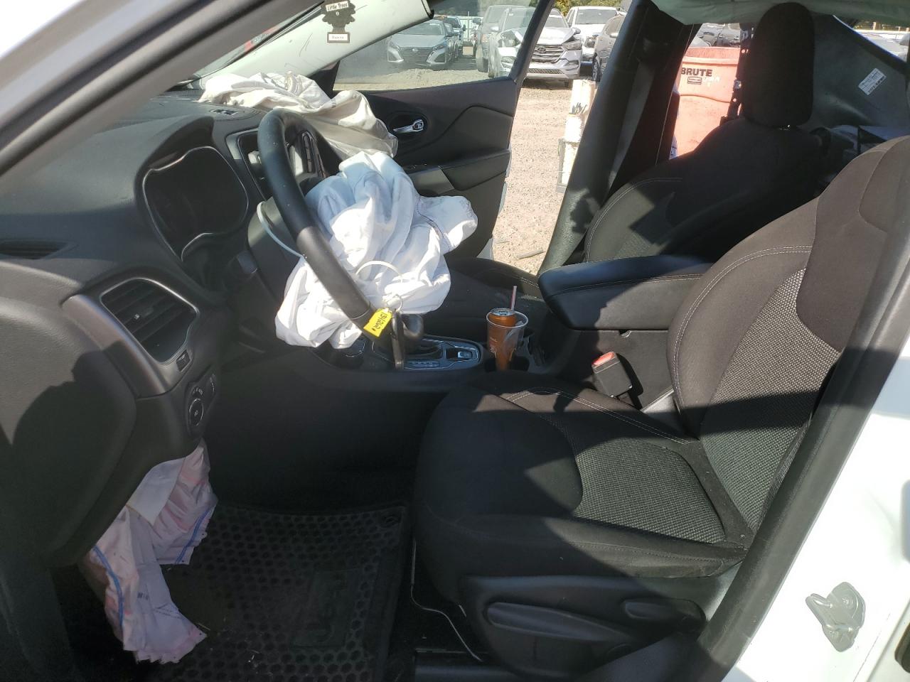 2019 Jeep Grand Cherokee VIN 1C4PJMCXXKD246447 Copart auction photo, front end / minor dent/scratches damage thumbnail 7