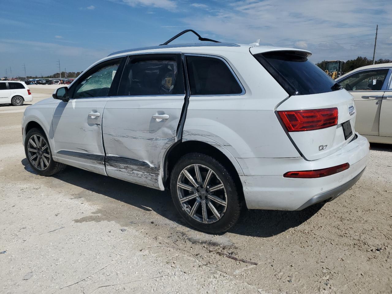 2019 Audi Q7 VIN WA1LHAF71KD015340 Copart auction photo, side damage thumbnail 2