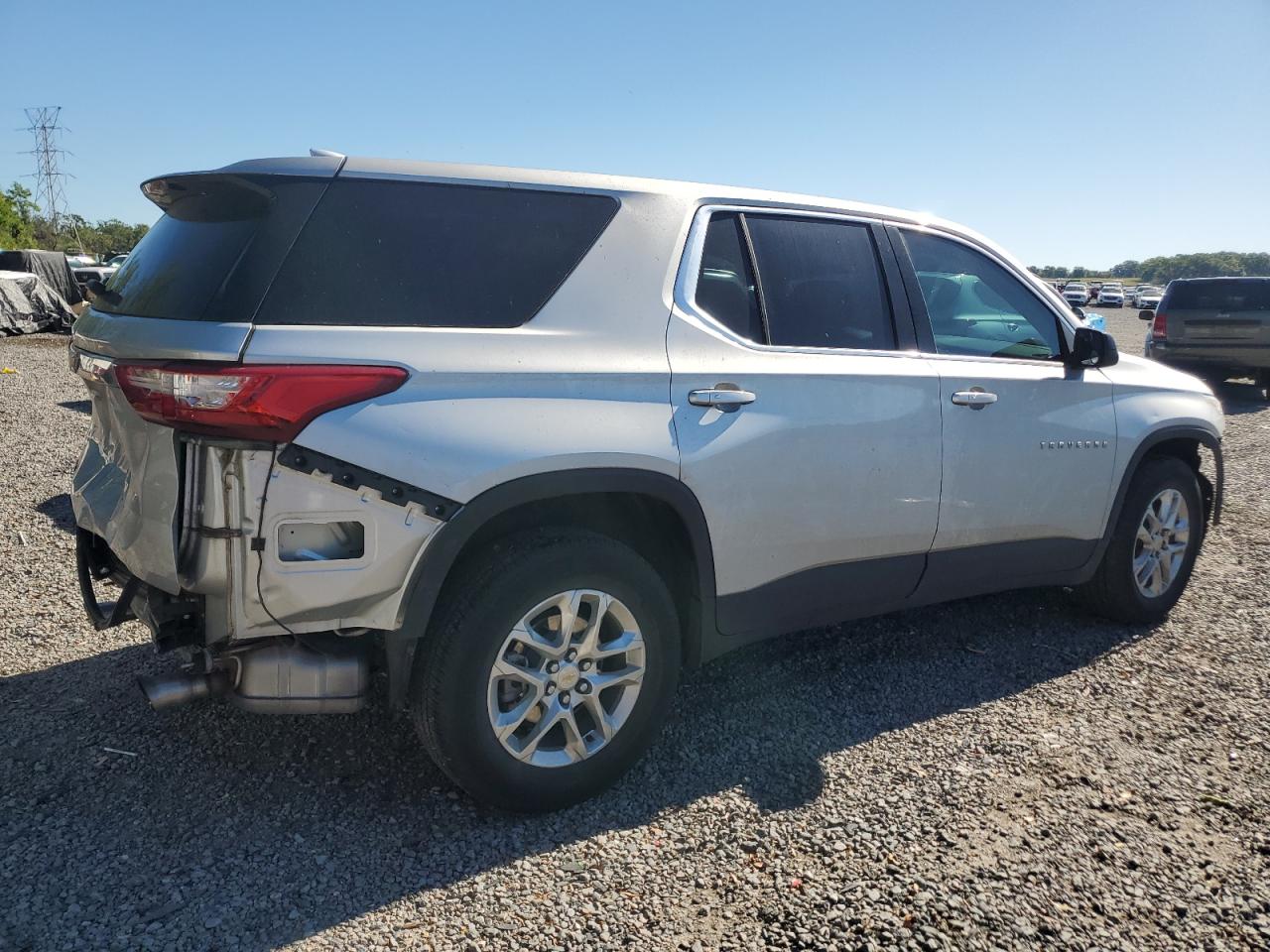 2021 Chevrolet Traverse VIN 1GNERFKW9MJ136232 Copart auction photo, rear end / front end damage thumbnail 3