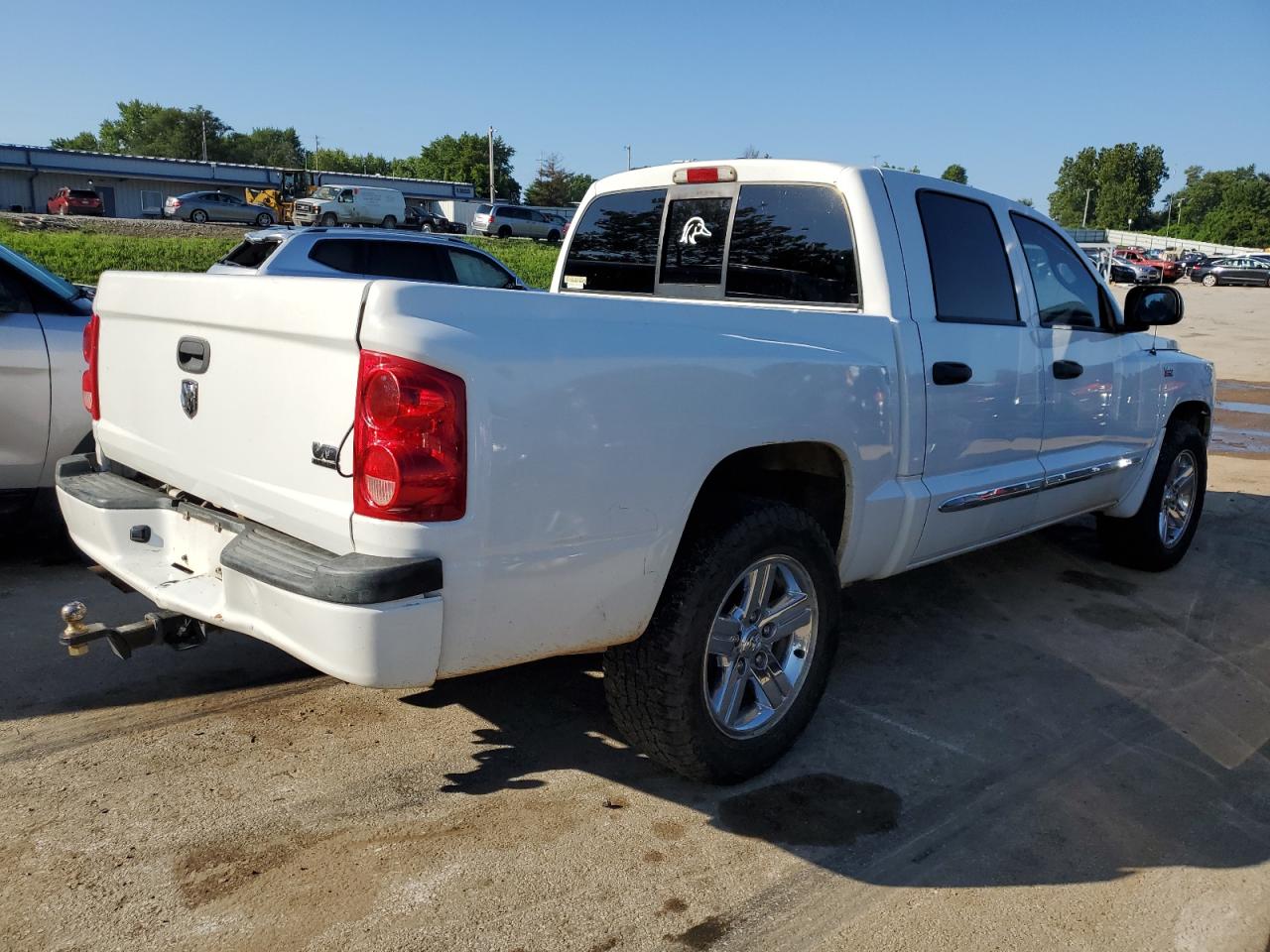 2011 Dodge Dakota VIN 1D7RW5GP8BS589561 Copart auction photo, burn - engine damage thumbnail 3