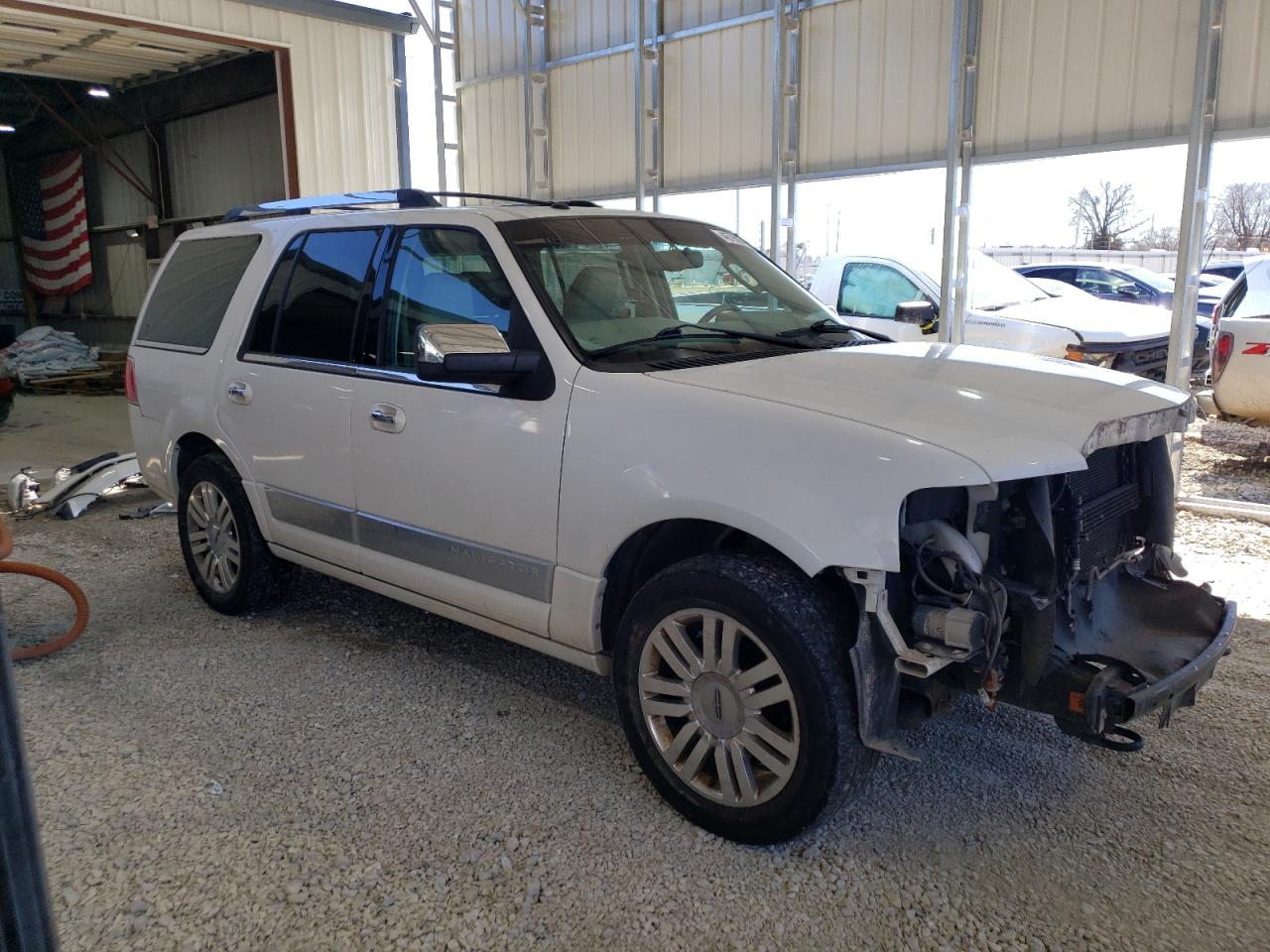 2011 Lincoln Navigator VIN 5LMJJ2J57BEJ08055 Copart auction photo, front end damage thumbnail 4