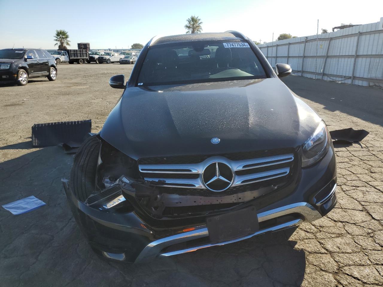 2017 Mercedes-Benz GLC VIN WDC0G4KB7HF239114 Copart auction photo, front end / side damage thumbnail 5