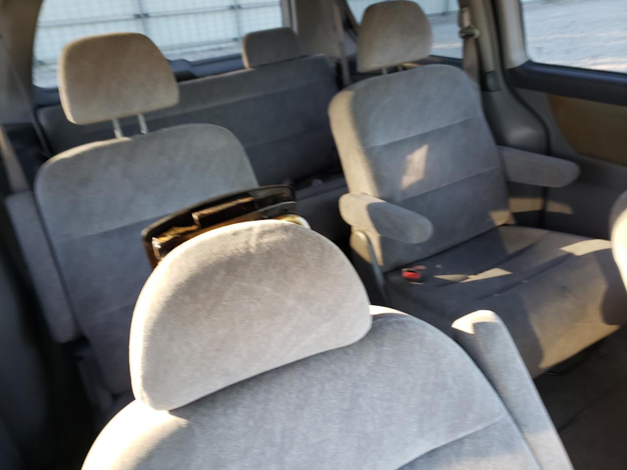 2001 Honda Odyssey VIN 2HKRL18681H615266 Copart auction photo, front end / minor dent/scratches damage thumbnail 11