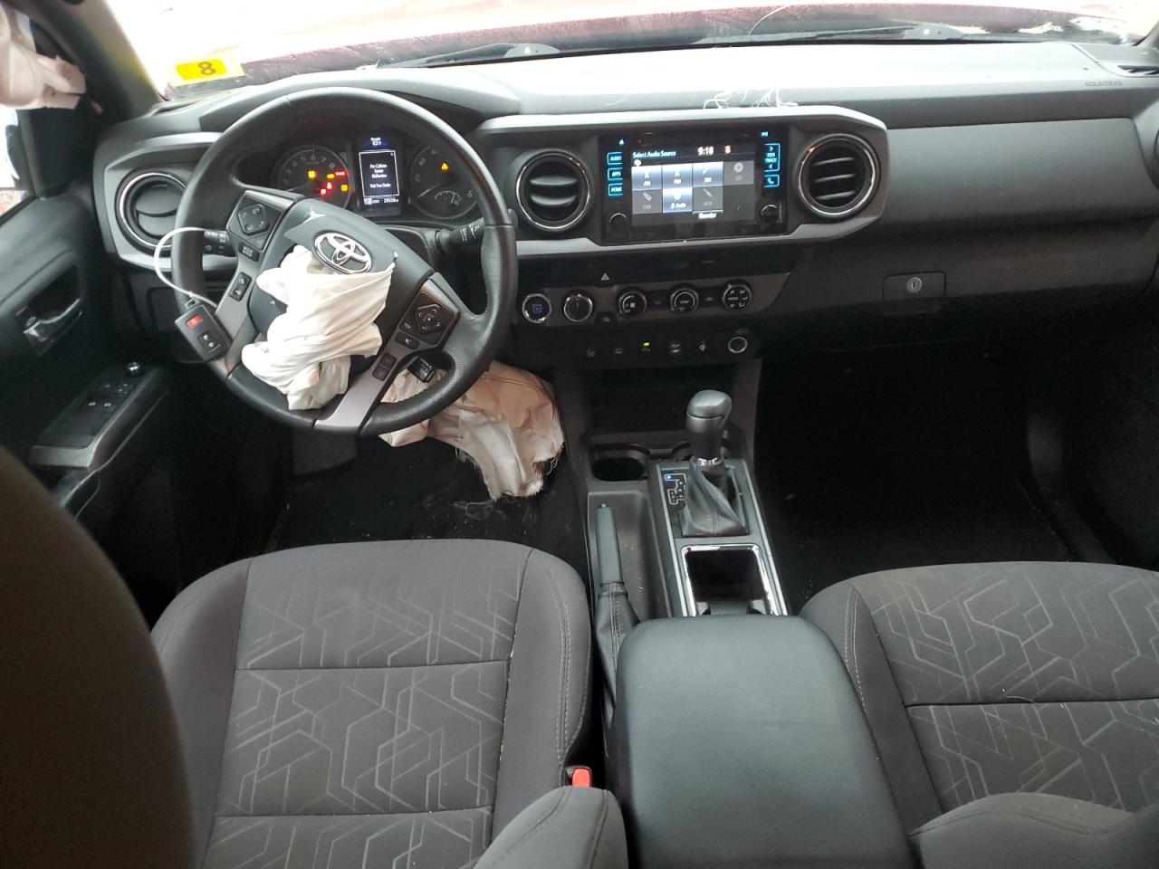 2018 Toyota Tacoma VIN 5TFSZ5AN3JX156483 Copart auction photo, front end / side damage thumbnail 8