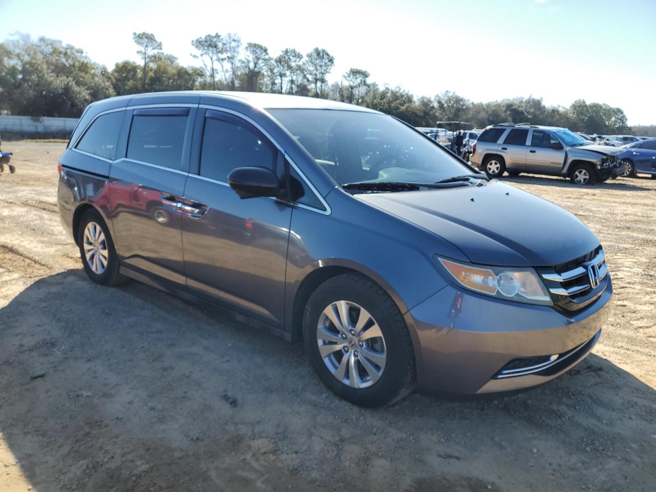 2015 Honda Odyssey VIN 5FNRL5H4XFB009835 Copart auction photo, all over damage thumbnail 4
