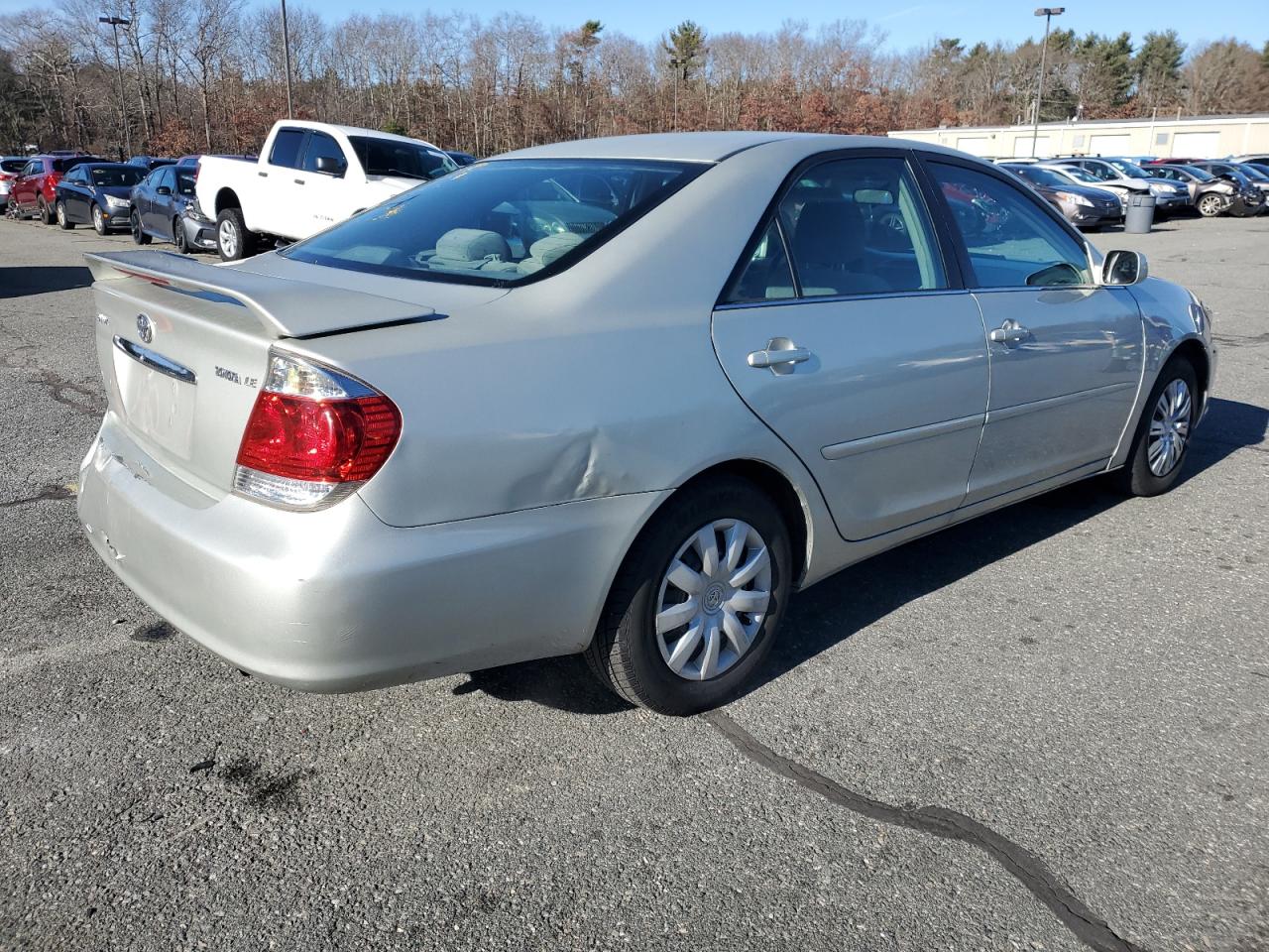2005 Toyota Camry VIN 4T1BE32K55U635480 Copart auction photo, rear end / minor dent/scratches damage thumbnail 3