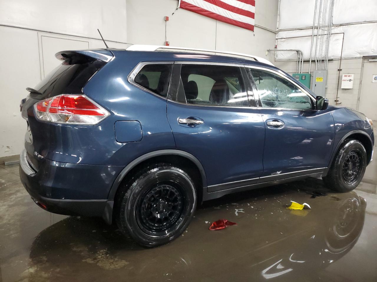 2016 Nissan Rogue VIN KNMAT2MVXGP603181 Copart auction photo, front end / side damage thumbnail 3