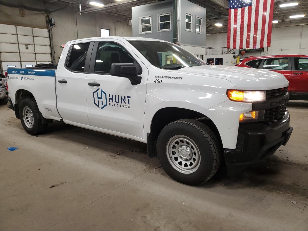 2019 Chevrolet Silverado VIN 1GCRYAEF0KZ272713 Copart auction photo, front end / side damage thumbnail 4