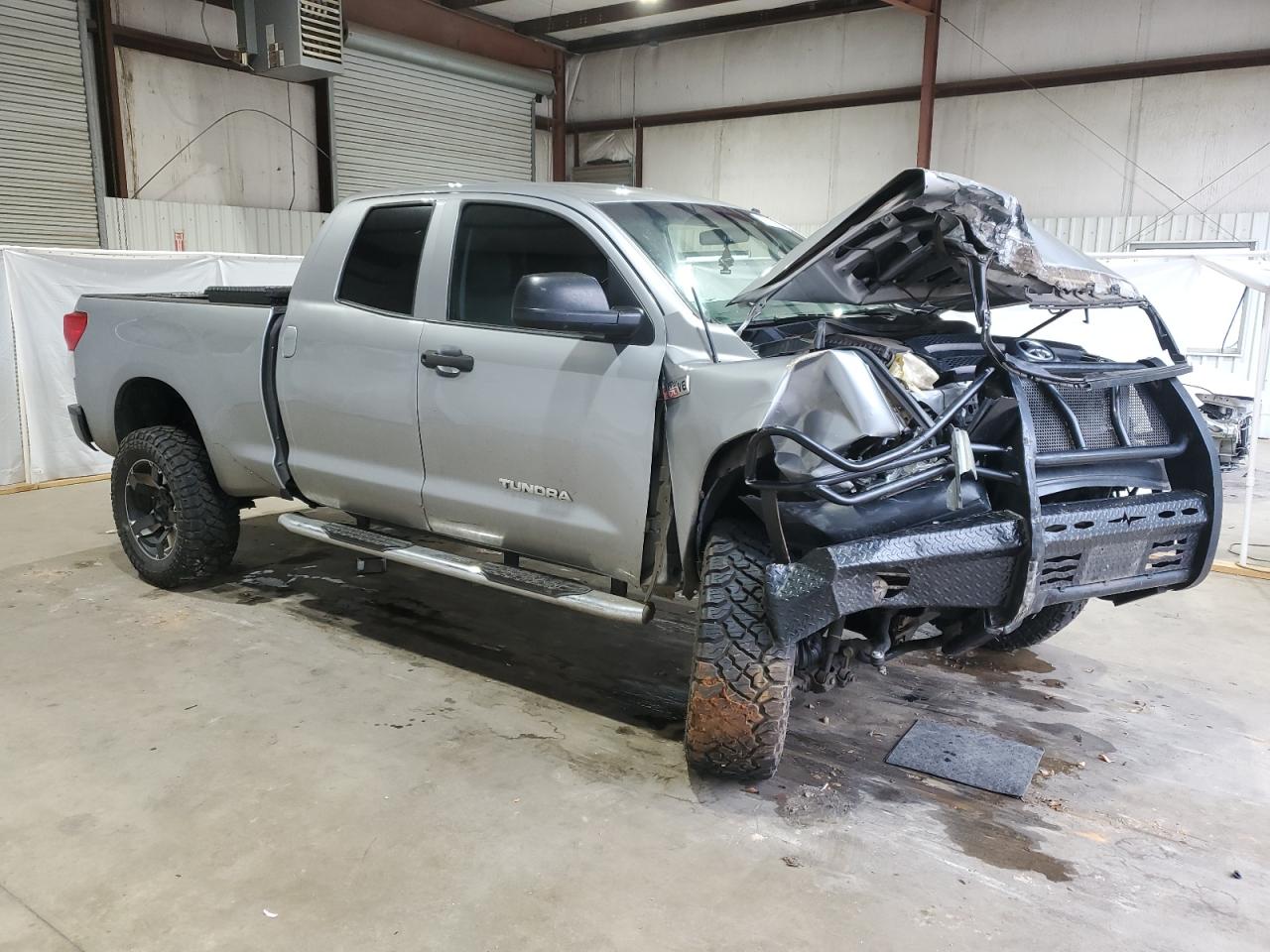 2013 Toyota Tundra VIN 5TFUW5F14DX286087 Copart auction photo, front end / minor dent/scratches damage thumbnail 4