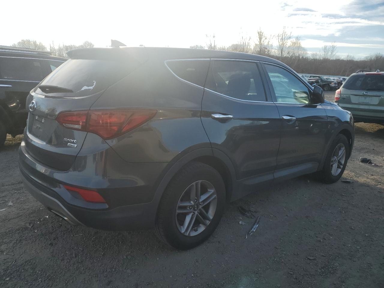 2017 Hyundai Santa Fe VIN 5XYZTDLB3HG466255 Copart auction photo, front end / minor dent/scratches damage thumbnail 3