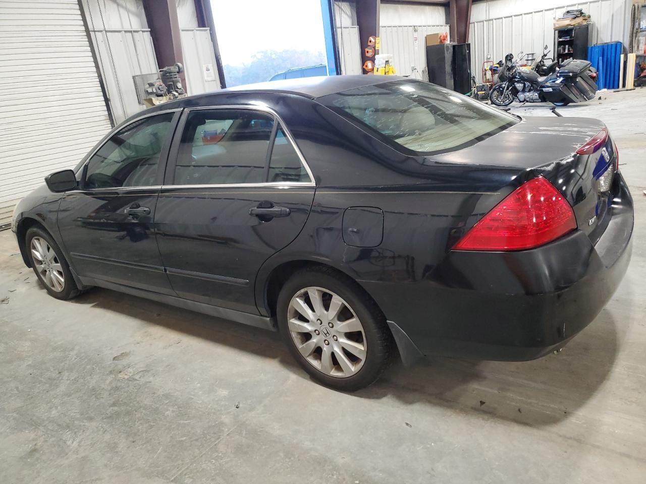 2007 Honda Accord VIN 1HGCM66417A069848 Copart auction photo, rear end damage thumbnail 2