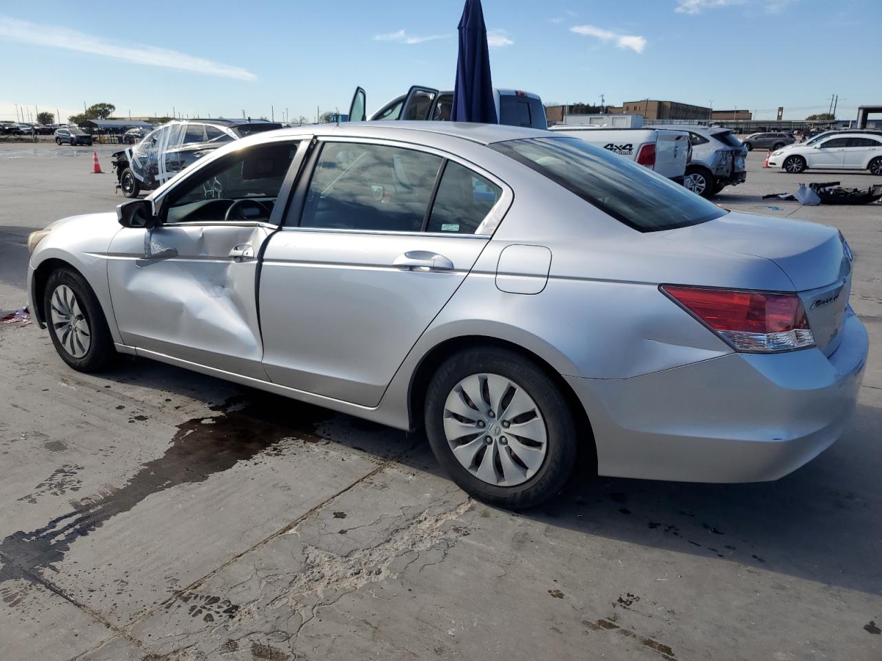 2009 Honda Accord VIN JHMCP26339C015107 Copart auction photo, side / minor dent/scratches damage thumbnail 2