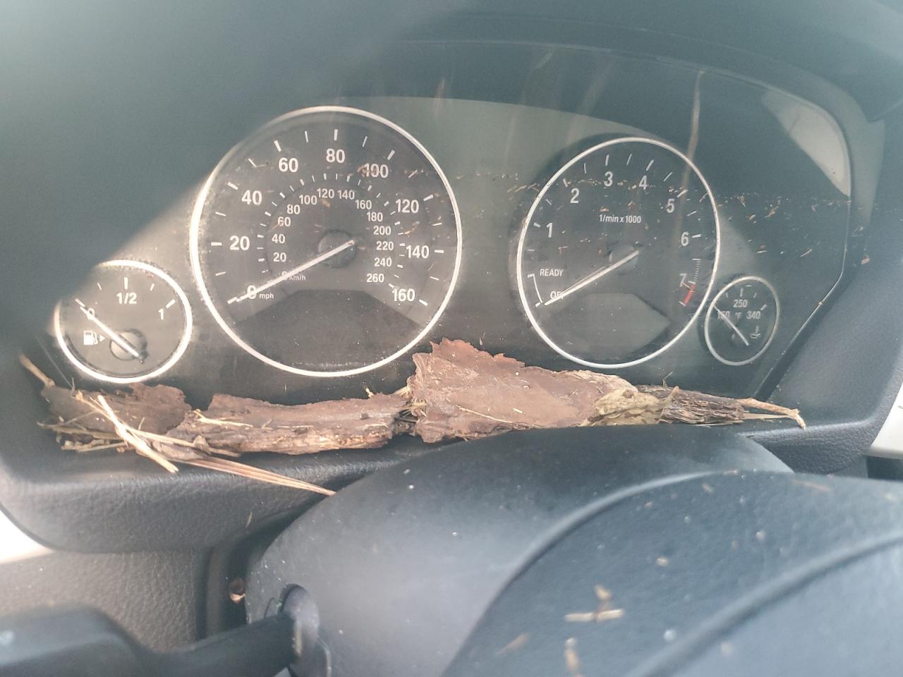 2016 BMW 3er VIN WBA8E1G50GNT35930 Copart auction photo, water/flood damage thumbnail 9