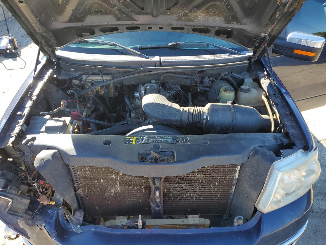2004 Ford F-150 VIN 1FTRX12W24NC44512 Copart auction photo, front end damage thumbnail 11