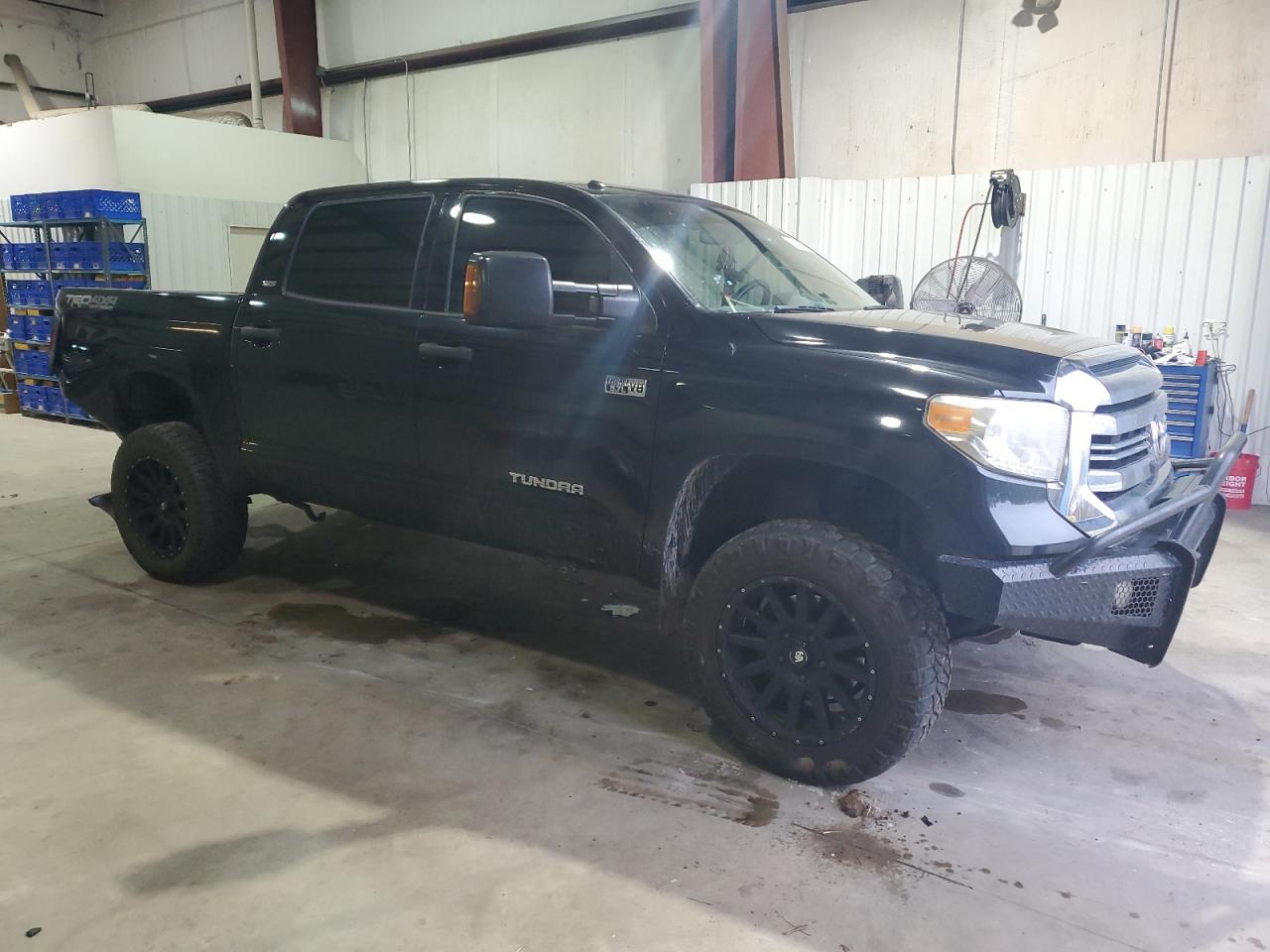 2017 Toyota Tundra VIN 5TFDW5F17HX666871 Copart auction photo, rear end / minor dent/scratches damage thumbnail 4