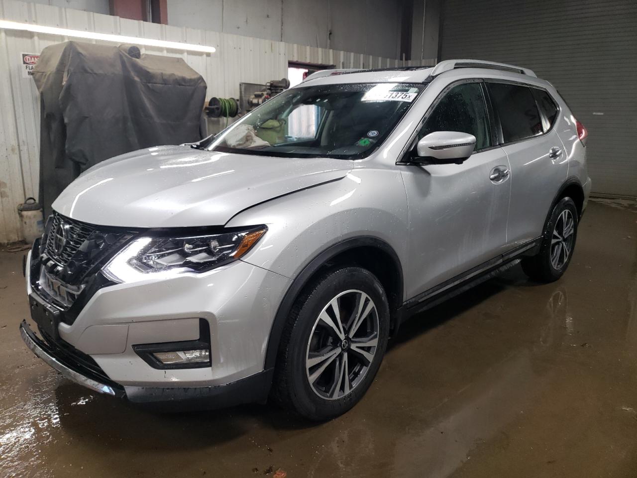 2017 Nissan Rogue VIN 5N1AT2MV4HC887332
