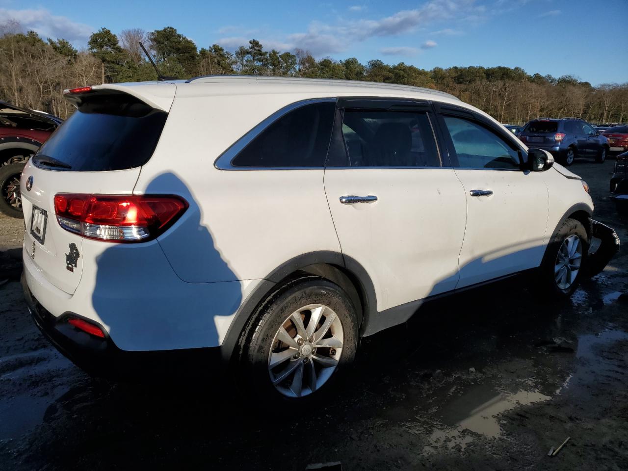 2016 KIA Sorento VIN 5XYPG4A35GG120049 Copart auction photo, front end / minor dent/scratches damage thumbnail 3