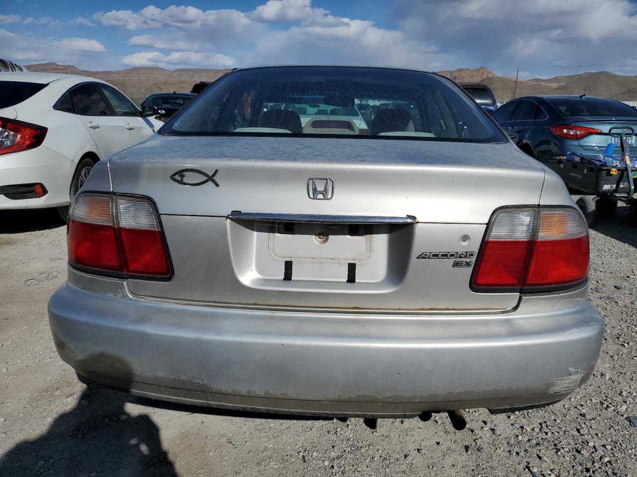 1997 Honda Accord VIN 1HGCD7259VA032211 Copart auction photo, vandalism damage thumbnail 6