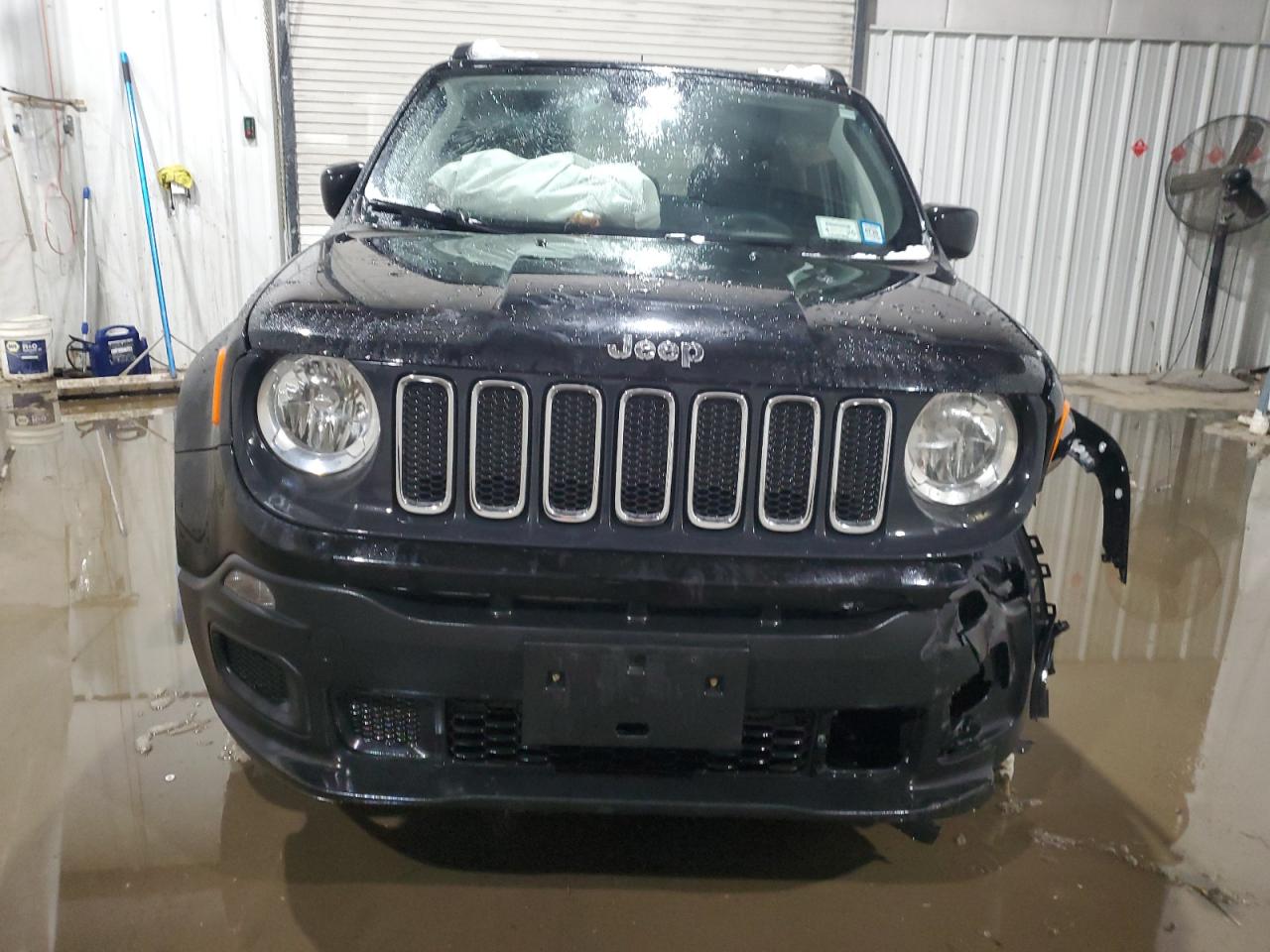 2018 Jeep Renegade VIN ZACCJBAB5JPJ41077 Copart auction photo, front end / side damage thumbnail 5