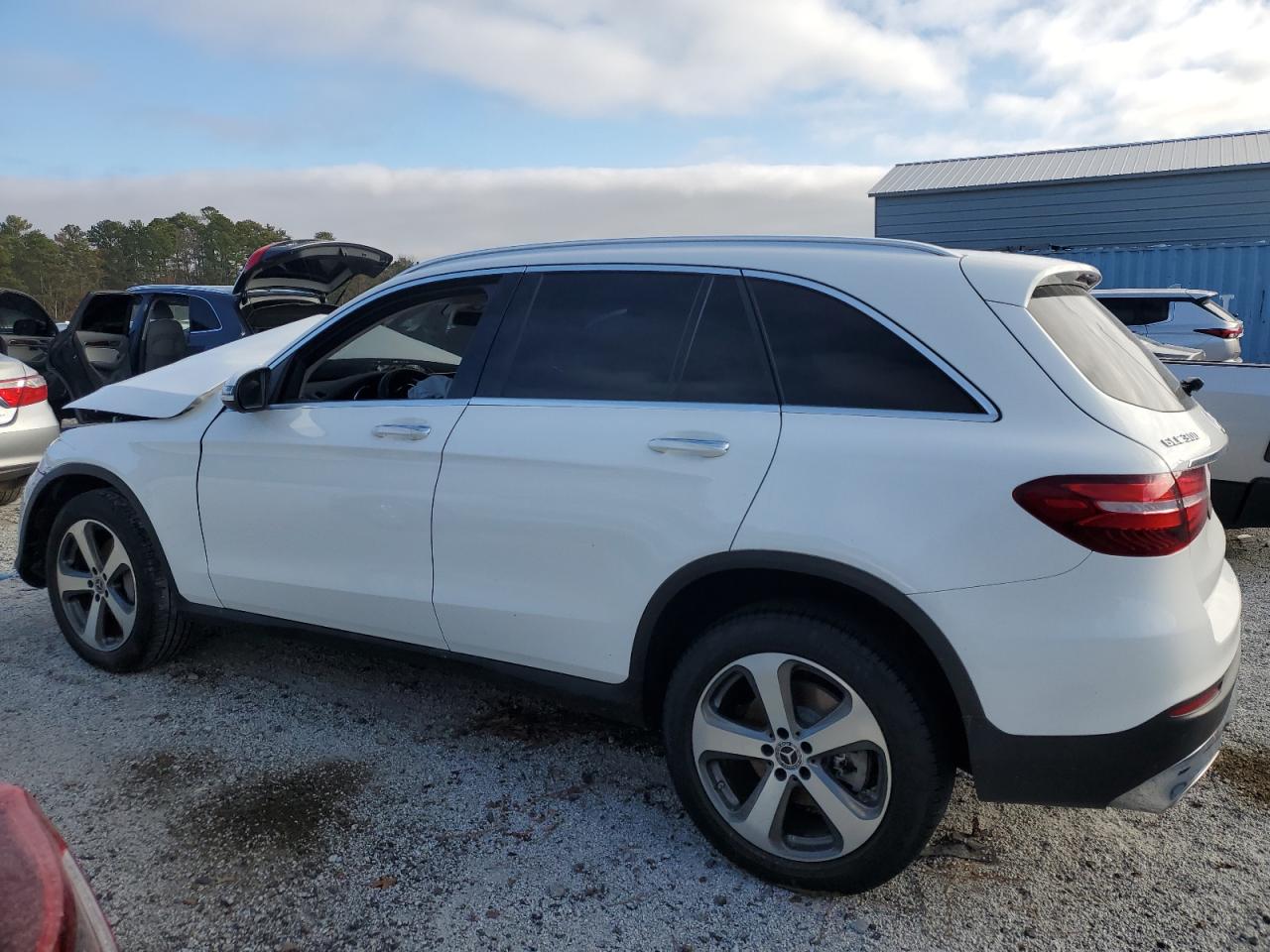 2019 Mercedes-Benz GLC VIN WDC0G4JB9KF611819 Copart auction photo, front end damage thumbnail 2