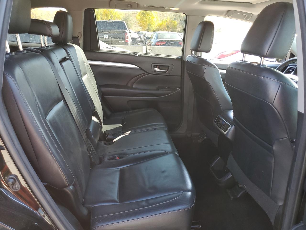 2017 Toyota Highlander VIN 5TDJZRFH8HS357642 Copart auction photo, rear end / front end damage thumbnail 11