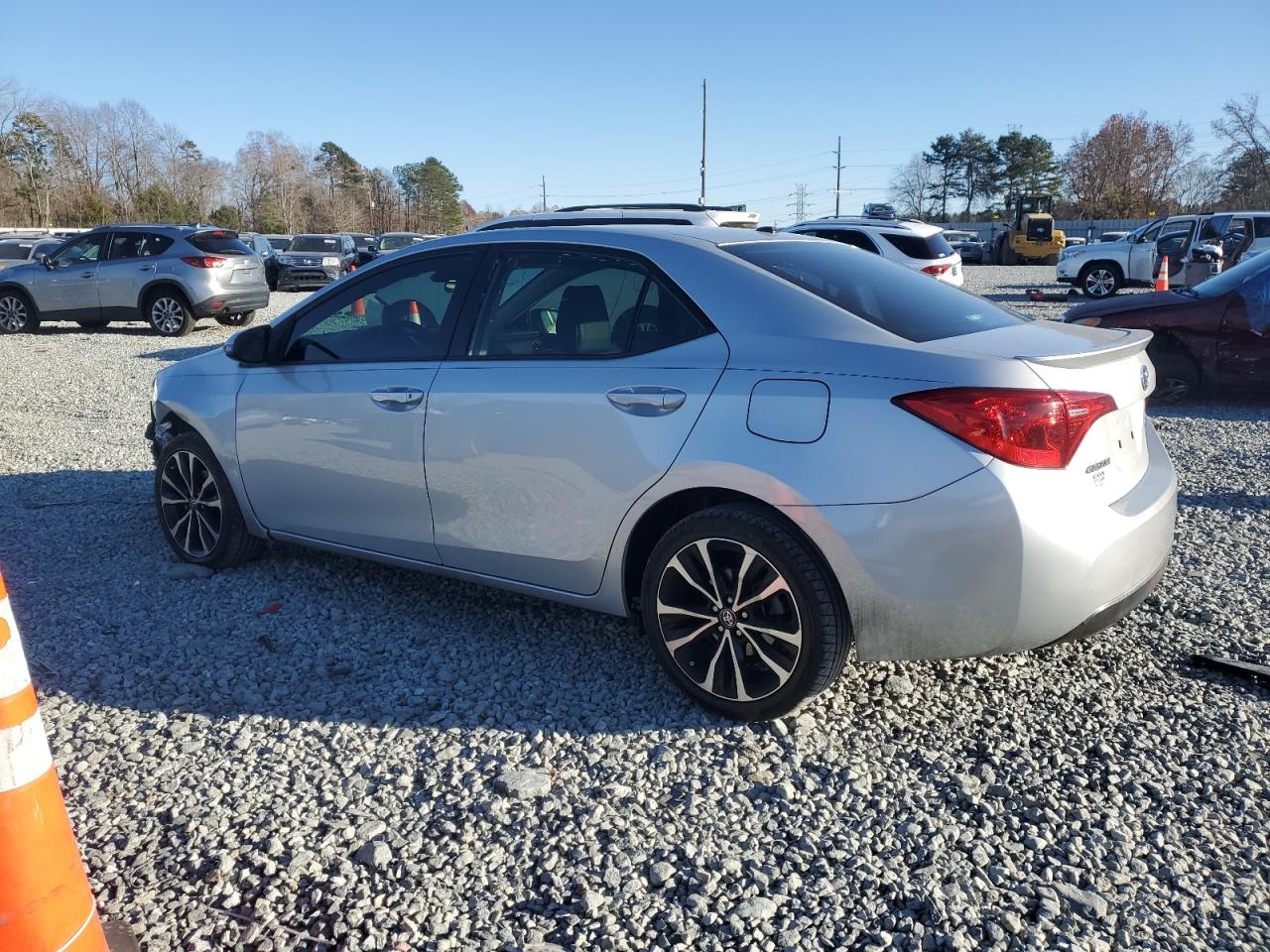 2018 Toyota Corolla VIN 5YFBURHE9JP773106 Copart auction photo, front end damage thumbnail 2