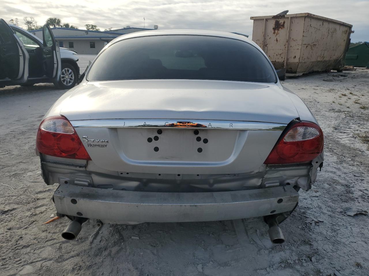 2005 Jaguar S-Type VIN SAJWA01T05FN51437 Copart auction photo, rear end damage thumbnail 6