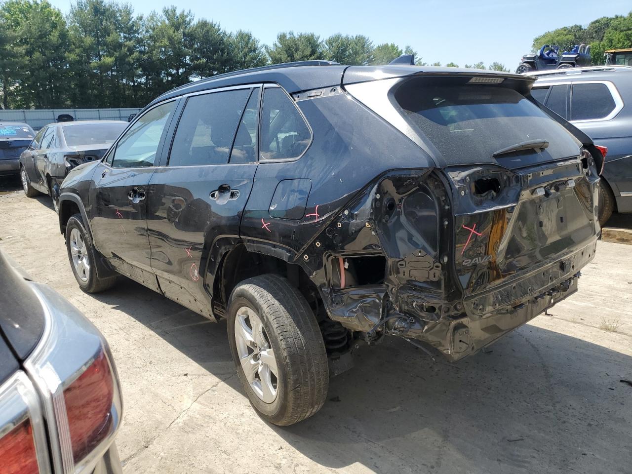2020 Toyota RAV 4 VIN 2T3P1RFV9LW139689 Copart auction photo, rear end / undercarriage damage thumbnail 2