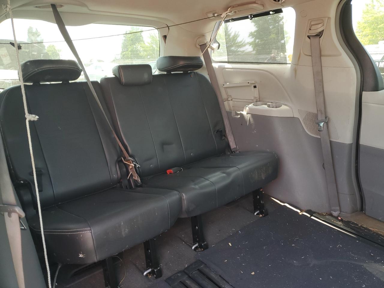 2013 Toyota Sienna VIN 5TDXK3DC5DS306029 Copart auction photo, front end / side damage thumbnail 10