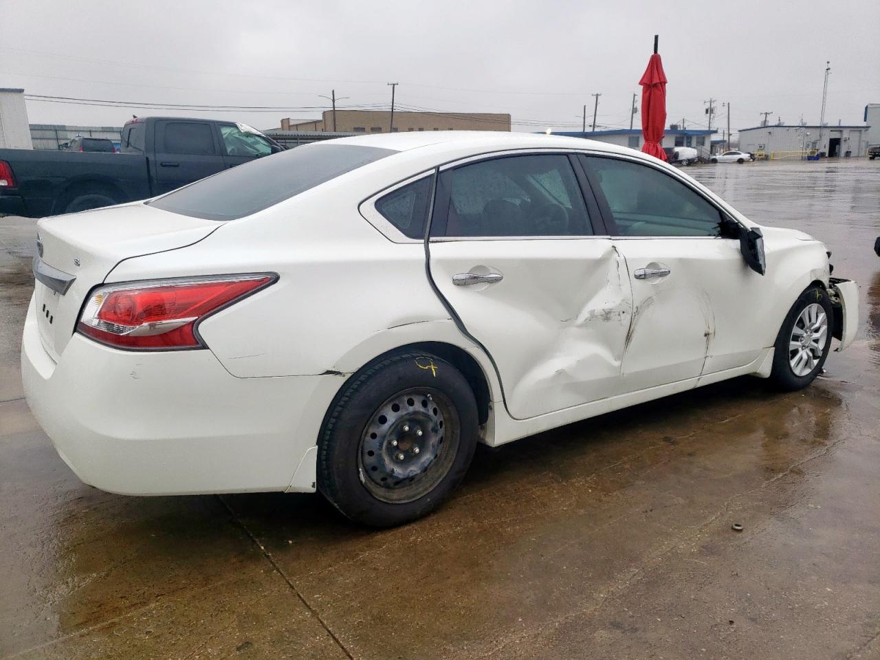 2015 Nissan Altima VIN 1N4AL3AP1FC173029 Copart auction photo, front end / side damage thumbnail 3
