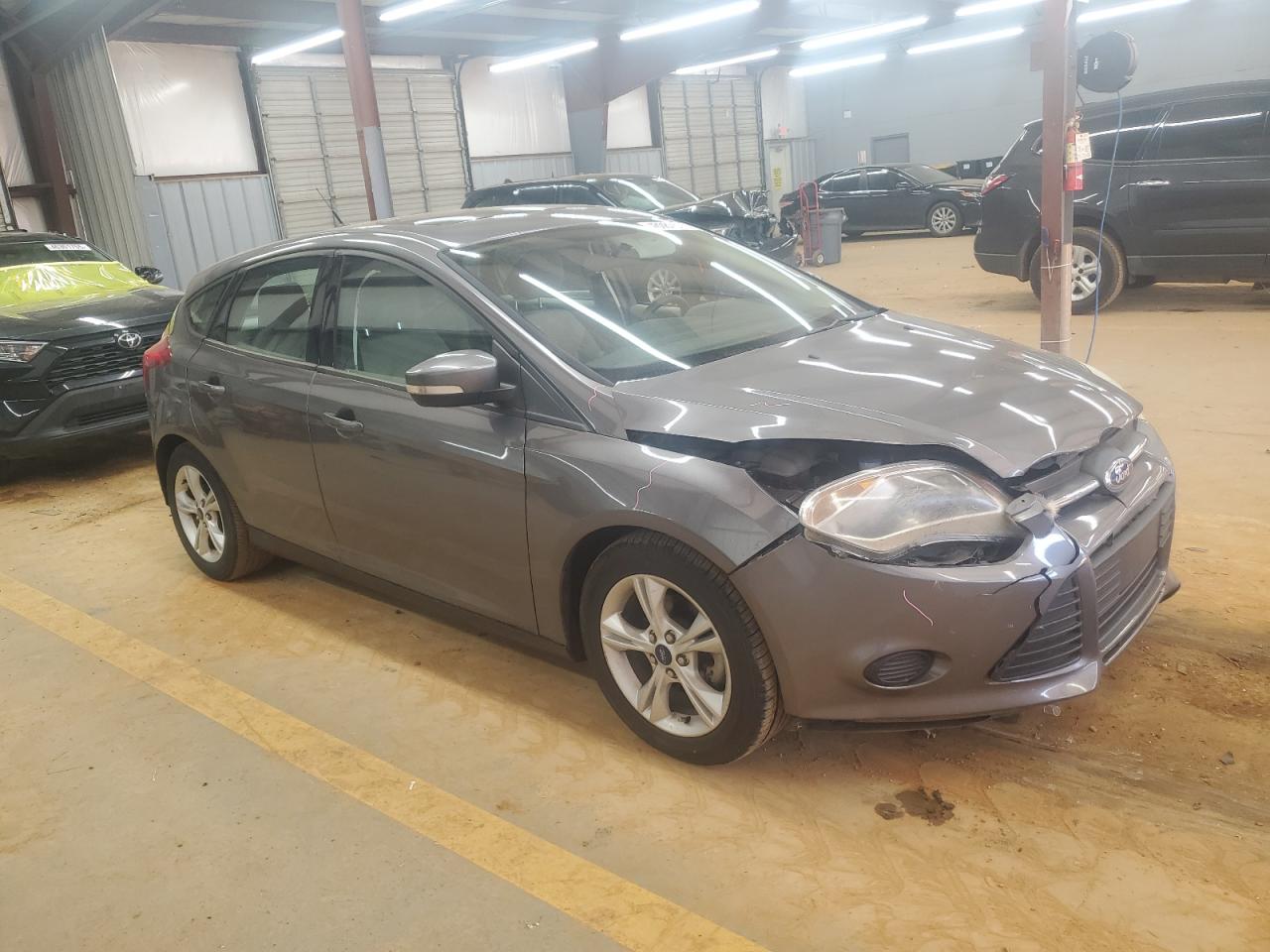 2014 Ford Focus VIN 1FADP3K29EL435737 Copart auction photo, front end / minor dent/scratches damage thumbnail 4