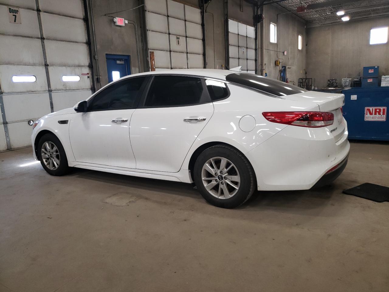 2018 KIA Optima VIN 5XXGT4L38JG206931 Copart auction photo, vandalism damage thumbnail 2