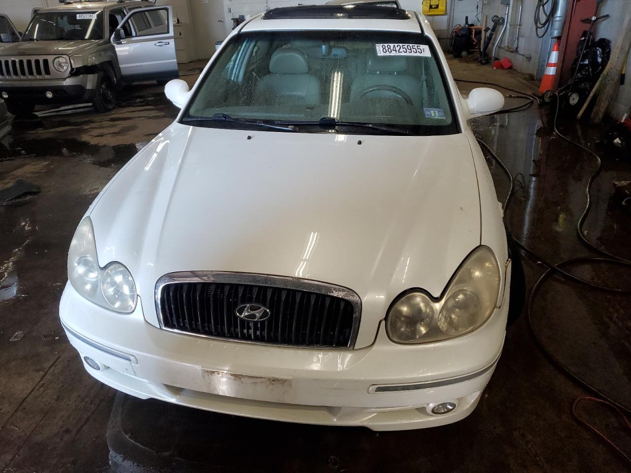 2005 Hyundai Sonata VIN KMHWF35H25A211108 Copart auction photo, side / minor dent/scratches damage thumbnail 5