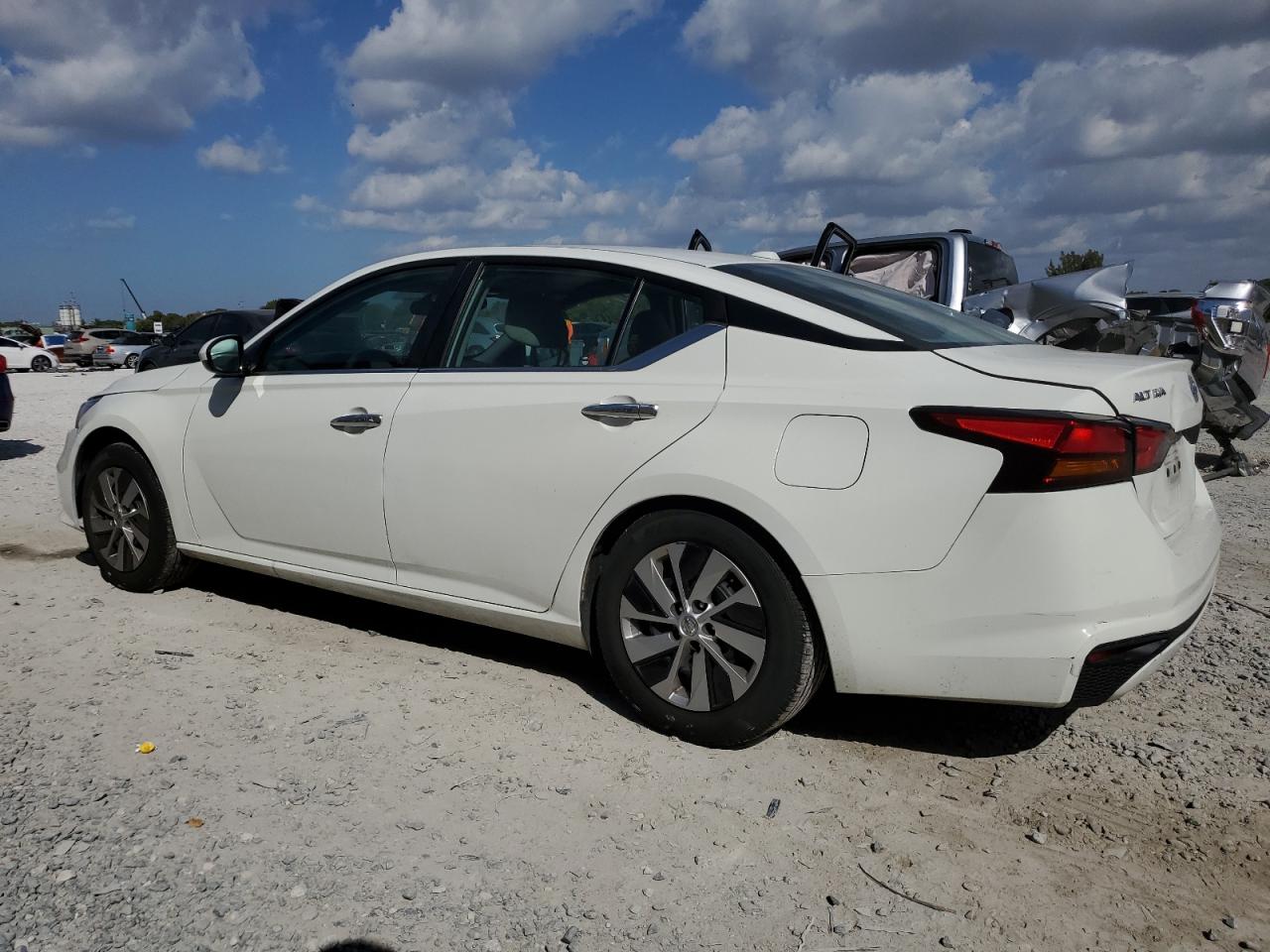 2020 Nissan Altima VIN 1N4BL4BV2LC234018 Copart auction photo, side / undercarriage damage thumbnail 2
