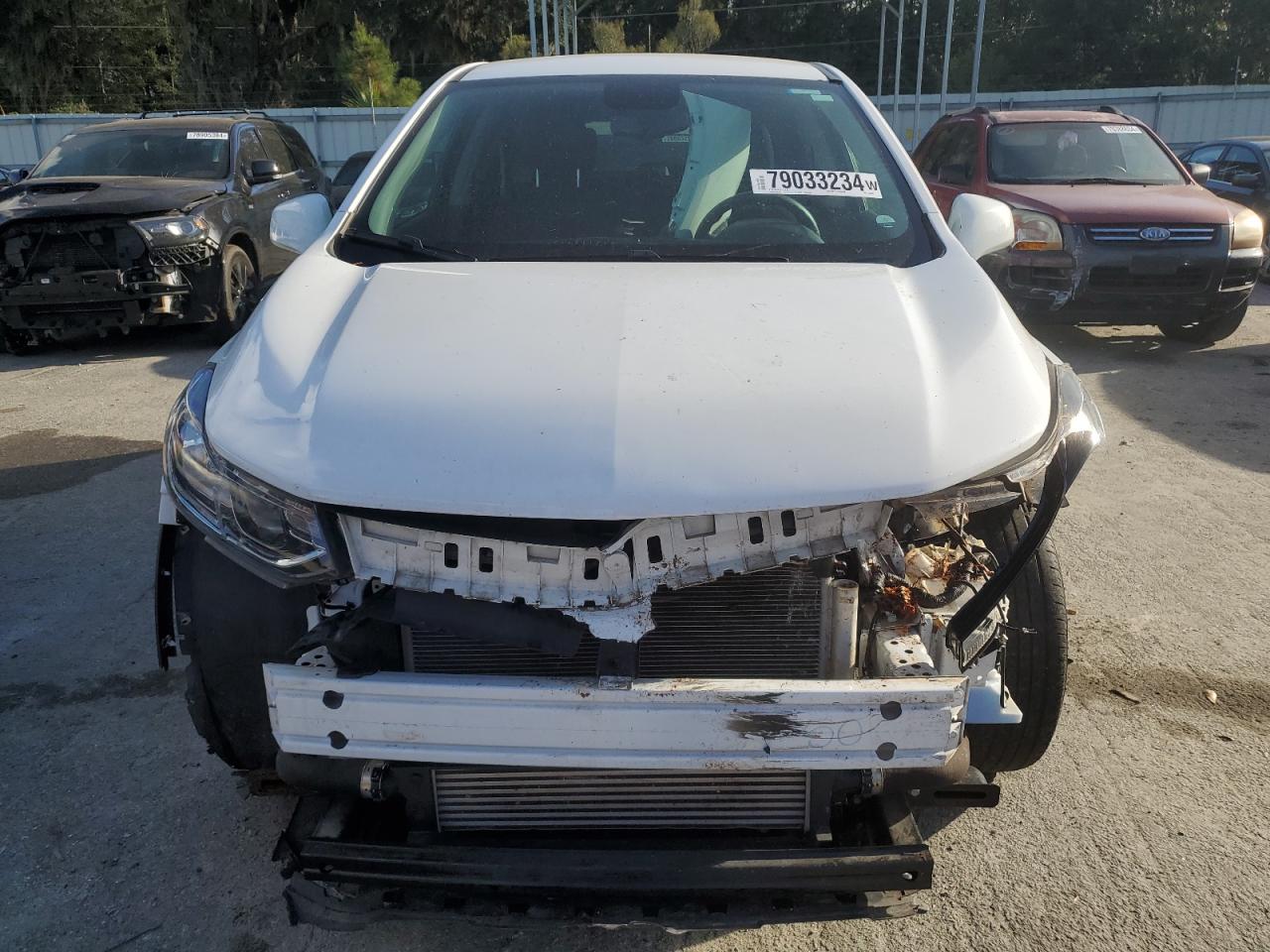 2019 Chevrolet Trax VIN 3GNCJKSB2KL385983 Copart auction photo, front end damage thumbnail 5