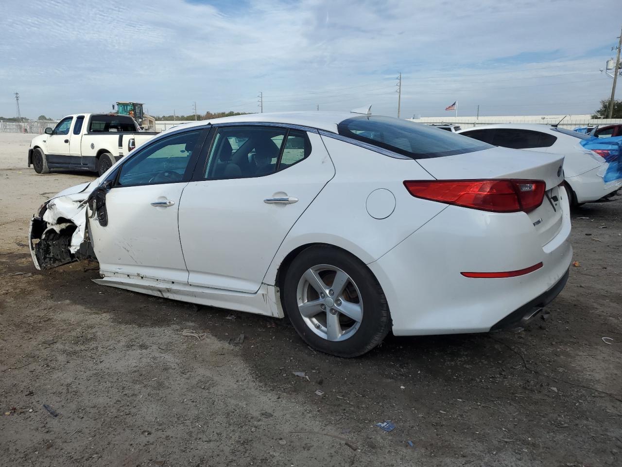 2015 KIA Optima VIN KNAGM4A7XF5649786 Copart auction photo, front end / minor dent/scratches damage thumbnail 2