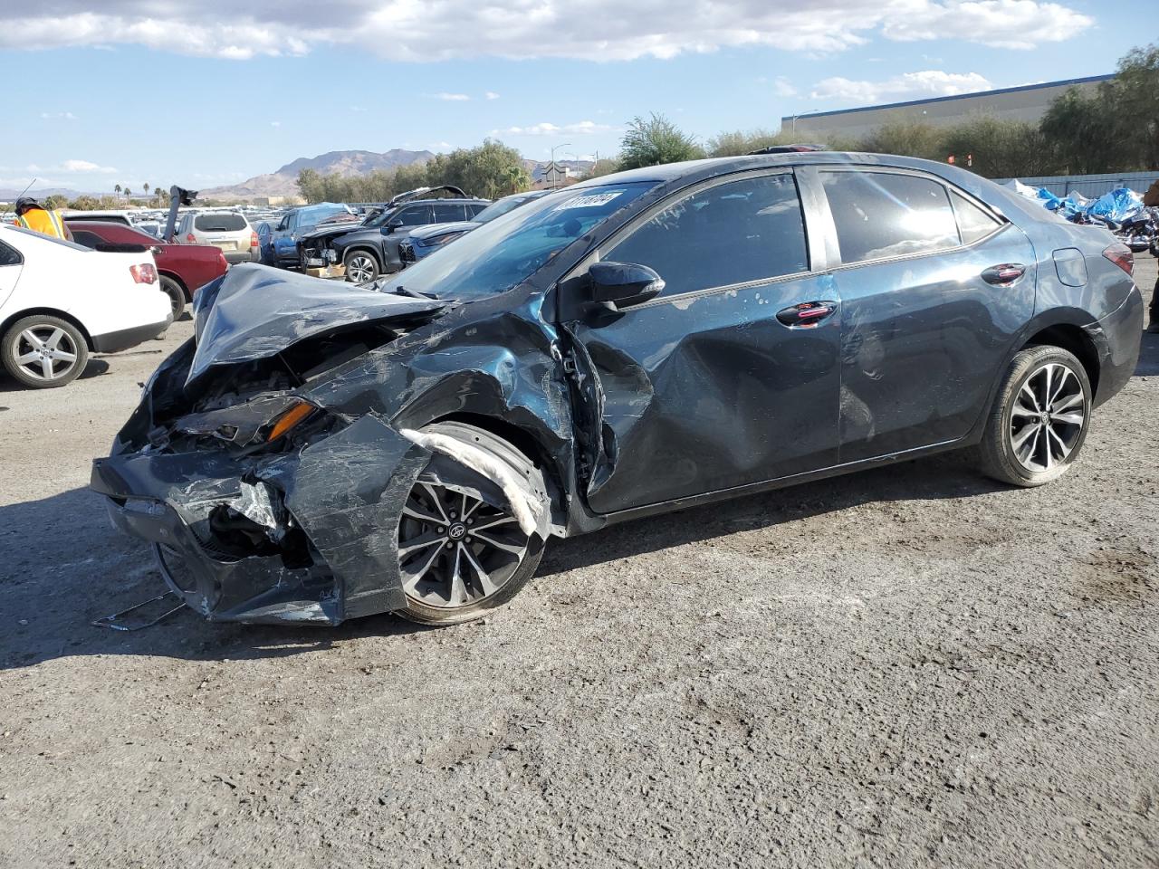 2018 Toyota Corolla VIN 5YFBURHE7JP805969