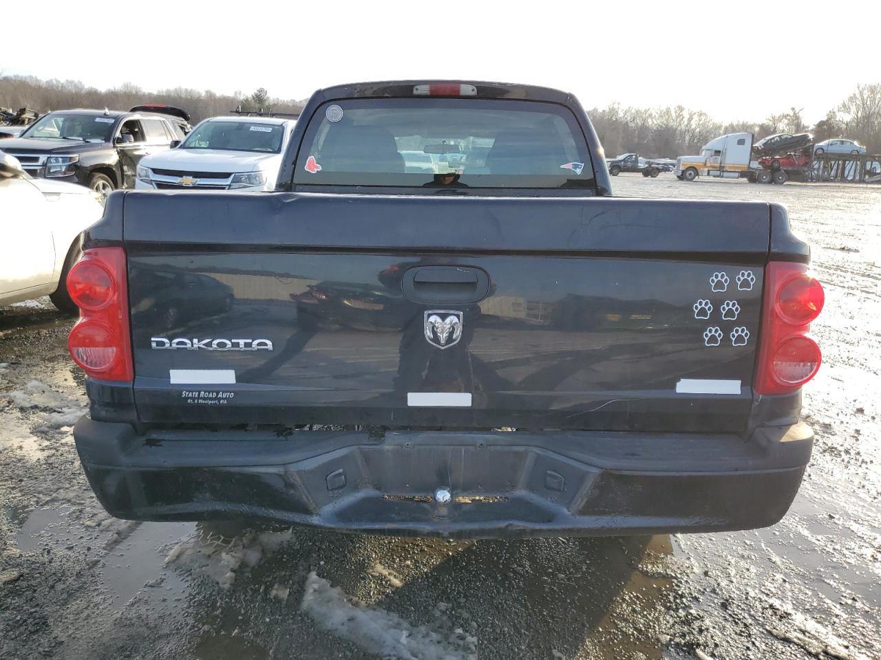 2005 Dodge Dakota VIN 1D7HW28K95S249191 Copart auction photo, side / front end damage thumbnail 6