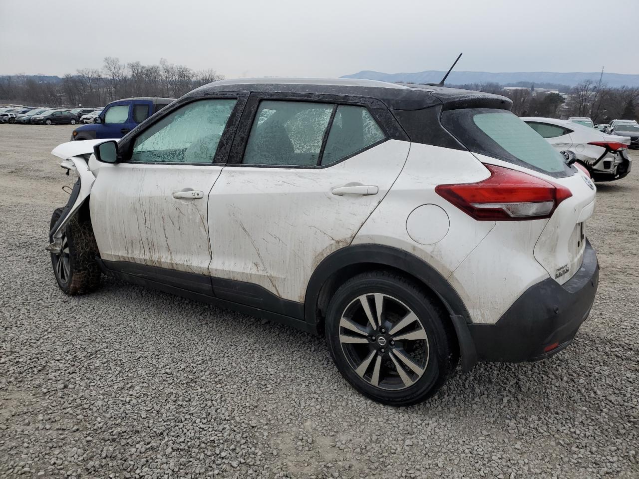 2020 Nissan Kicks VIN 3N1CP5CV0LL489037 Copart auction photo, front end damage thumbnail 2