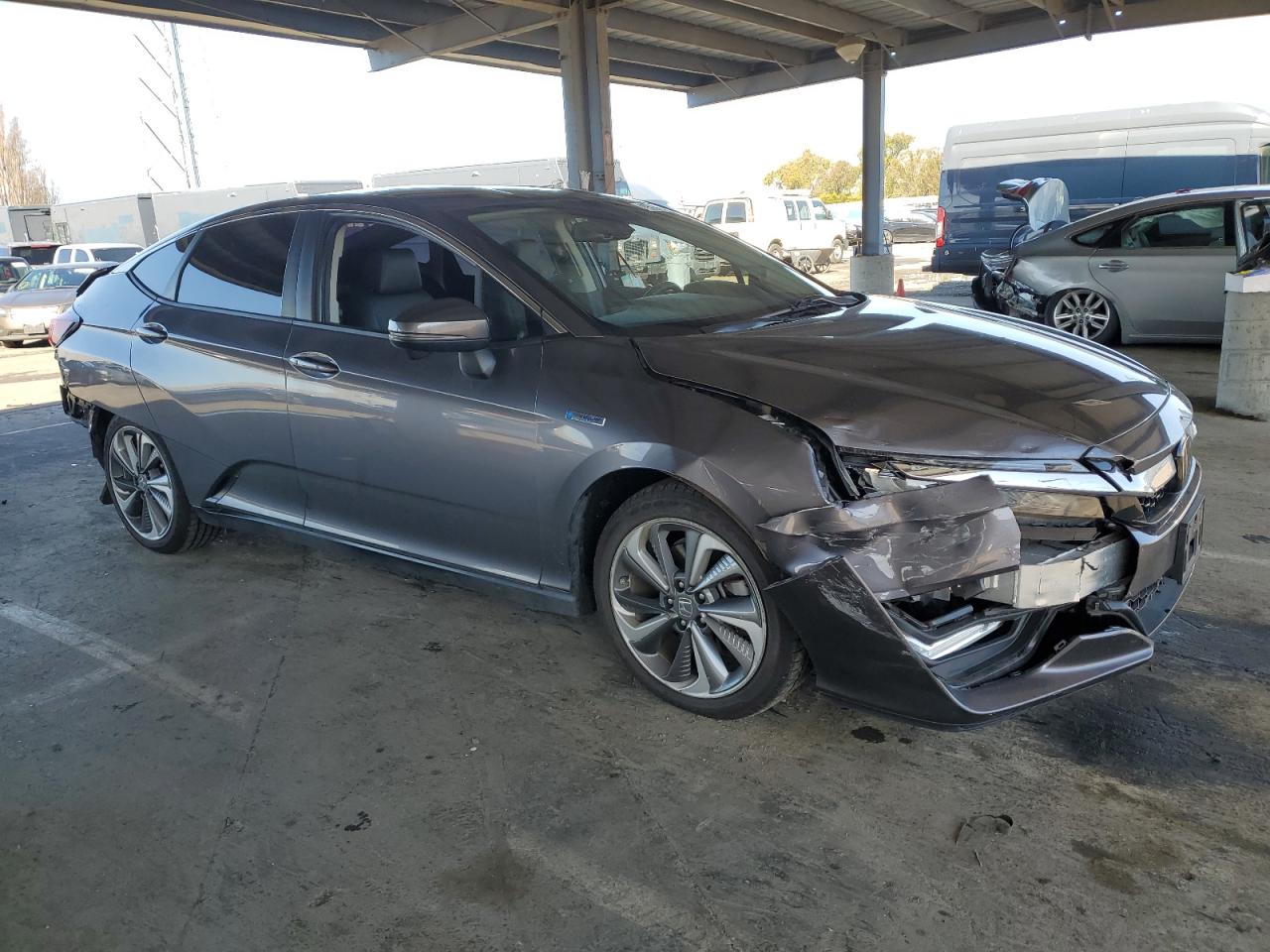2018 Honda Clarity VIN JHMZC5F19JC024100 Copart auction photo, rear end / front end damage thumbnail 4